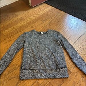 Lululemon Gray Textured Long Sleeve Top